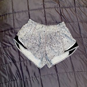 Lululemon Hotty hot shorts 2”
